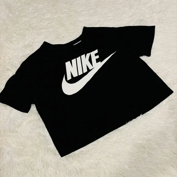 Nike cropped Futura logo t-shirt in black Woman’s size Small - Picture 4 of 12